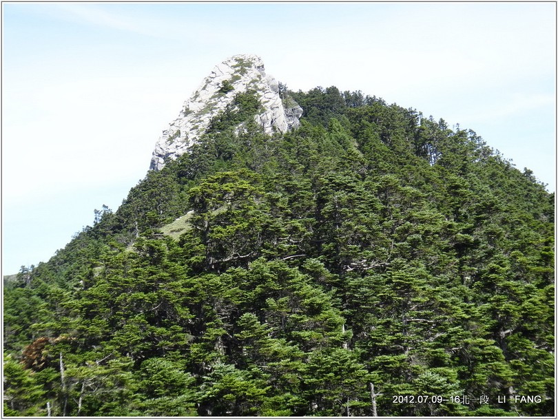 2012-07-12 08-49-41回望陶塞峰.JPG